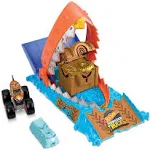 Hot Wheels Monster Trucks Toy Truck & Playset, Arena Smashers Treasure Chomp Challenge with 1:64 Scale Tiger Shark & 1 Crushed Car