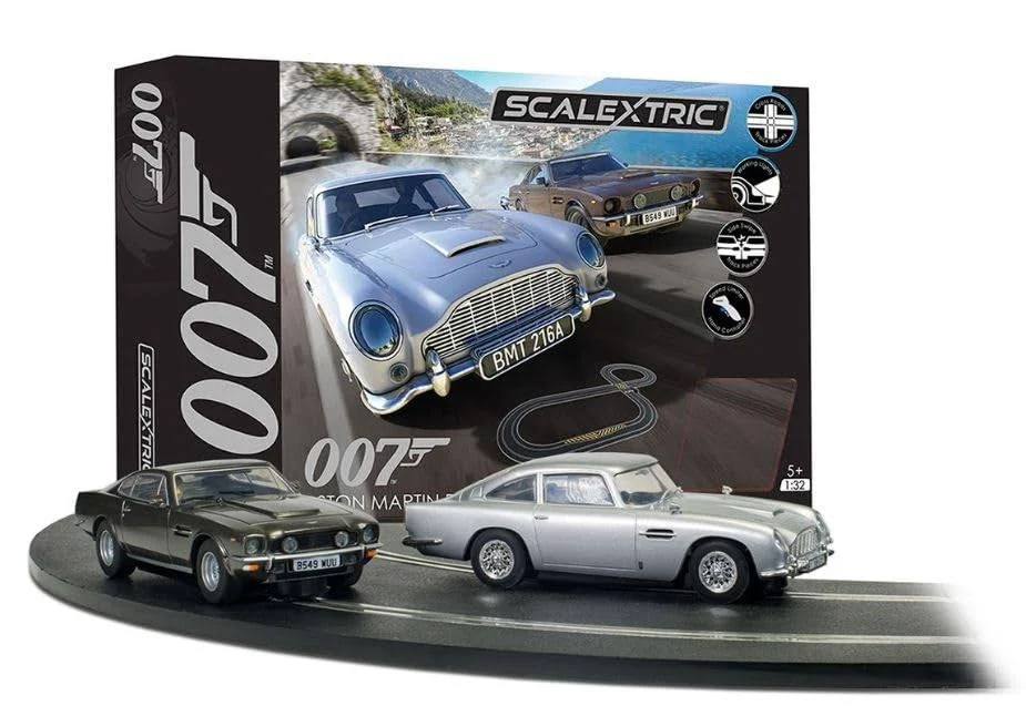 Scalextric James Bond 007 - Aston Martin DB5 VS V8 1:32 Slot Car Race Set C1447T