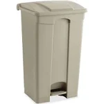 Safco Large Capacity Plastic Step-On Receptacle 23 Gal Tan