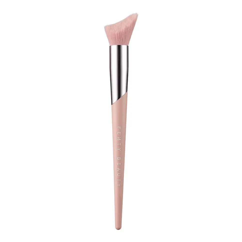 Fenty Beauty Cheek Hugging Highlight Brush 120