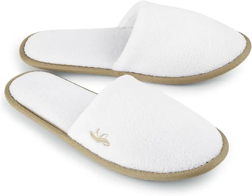 BERGMAN KELLY Spa Slippers, Disposable Indoor House Slippers, Closed Toe Slippers for Men & Women, Bulk Hotel Slippers for Guests, Washable & Reusable for Travel & Wedding