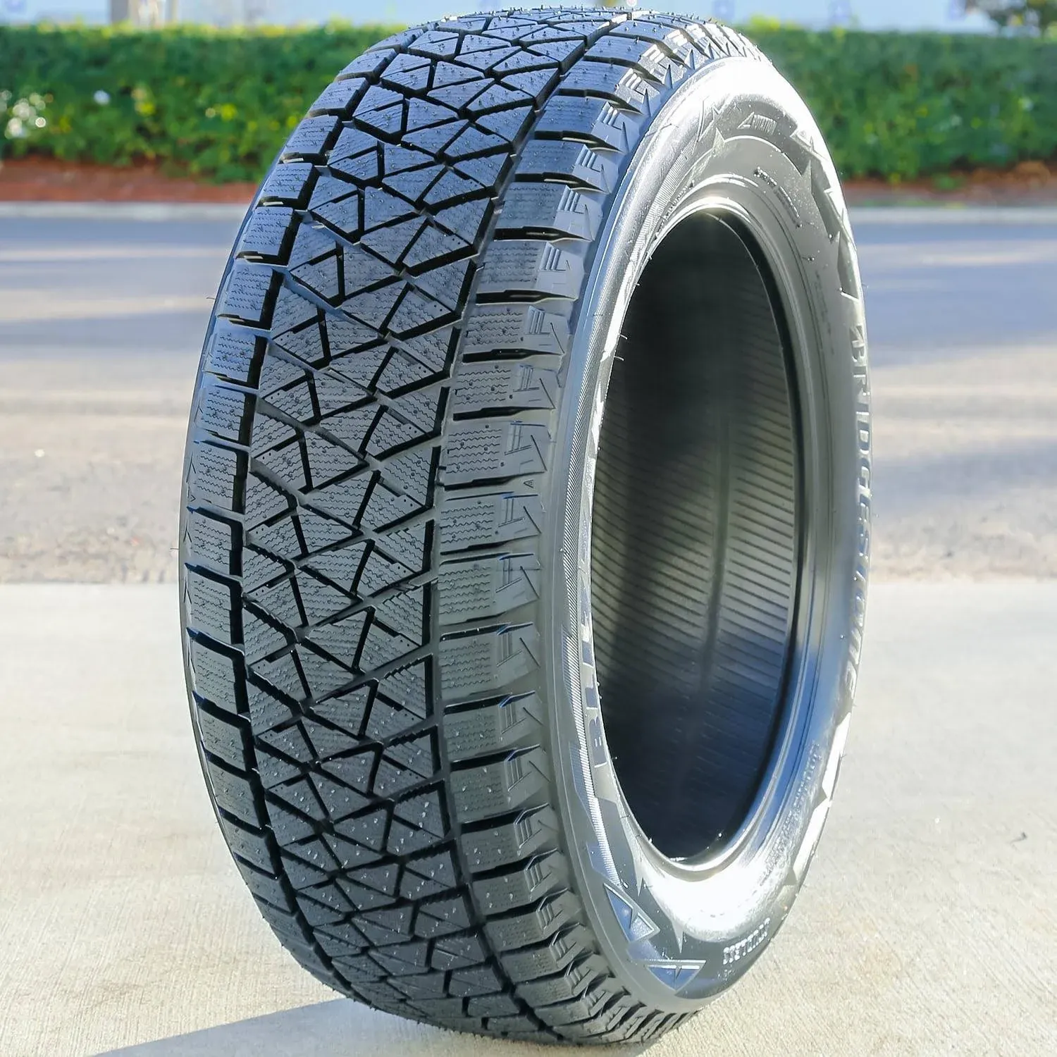 Bridgestone Blizzak DM V2 Tire 215/70R17 101S