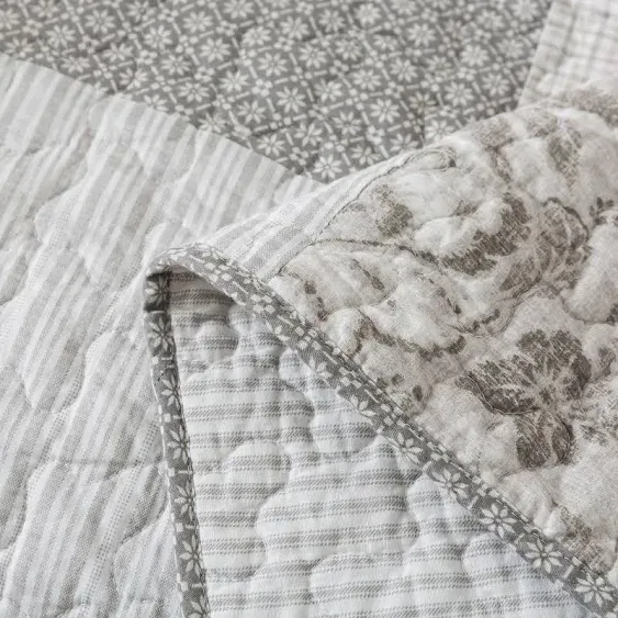 SLPR Quilted Throw Blanket, 50" x 60" Neutral Gray Farmhouse Cotton Quilt, Shabby Chic Patchwork Throw Quilt for Couch, Lightweight Quilt Blanket Throw, Silver Linings