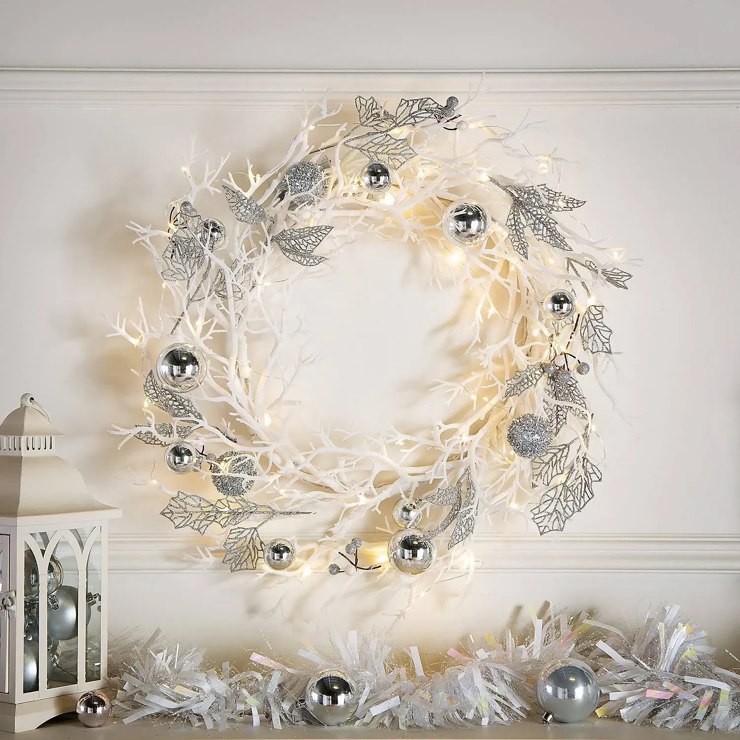 Fun Express Light-Up White Winter Wreath Christmas Decoration