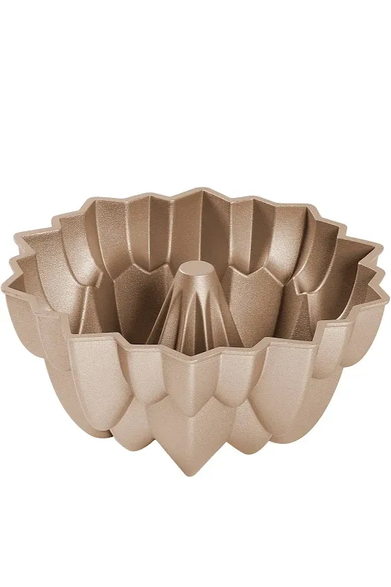 Baker's Secret Fluted Cake Pan, Cake Pans, Novelty Cake Pan, Die Cast Aluminum Cake Pans, 2 Layers Non-stick Coating, Novelty Cake Pan - The Cast Aluminum Collection (Cascade)