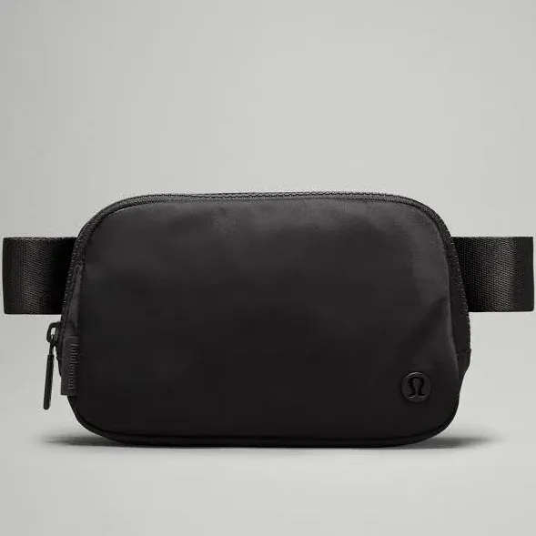 Lululemon Everywhere Belt Bag