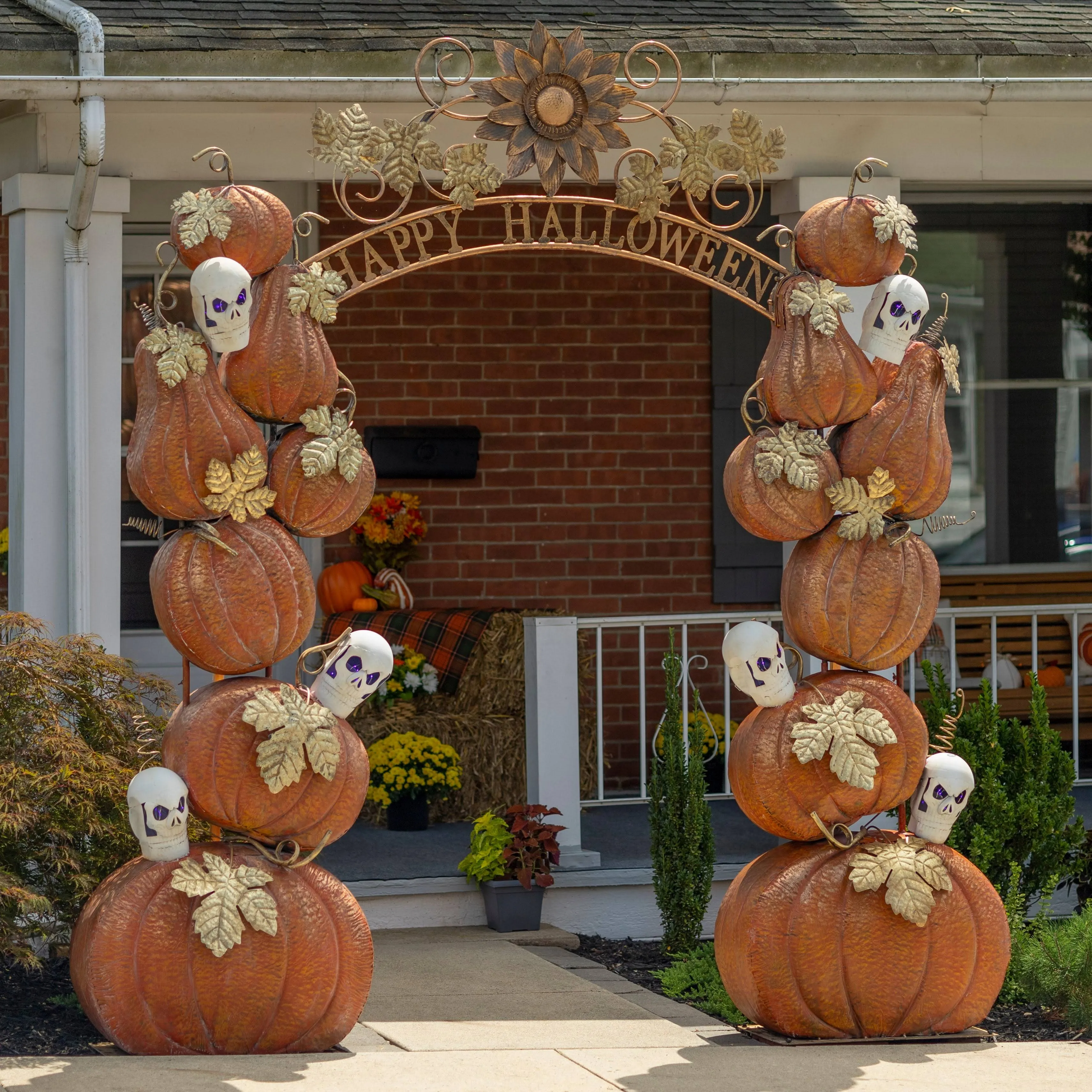 Large "Happy Halloween" Arch with Pumpkins and Skulls