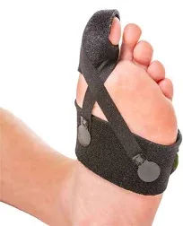 BraceAbility Turf Toe Brace - Soft Big Toe Taping Splint Straightener Wrap with Support Straps for Sprains and Hallux Rigidus Relief (Right Foot)