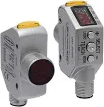 New Oiriginal BANNER Q4XTBLAF300-Q8 Photoelectric Sensor