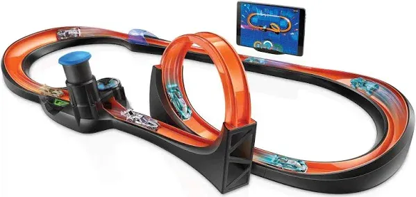 Hot Wheels id Smart Track Starter Kit with 3 Exclusive Cars, Track Pieces and Hot Wheels Race Portal for Physical & Digital Play, Gift for Kids Ages 8 Years Old & Up, Multi (GRH89)