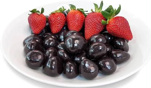 Andy Anand 24 Pcs Fresh Sugar Free Strawberries Freeze Dried Dipped In Dark Belgian Chocolate