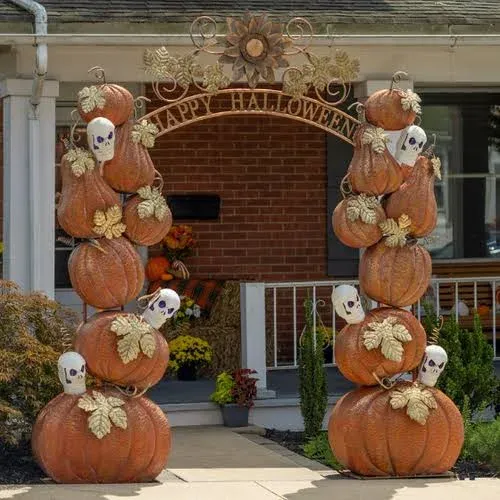 Large Happy Halloween Arch With Pumpkins and Skulls