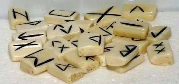 Casting Magic Water Buffalo Bone Elder Futhark Rune Stone Set