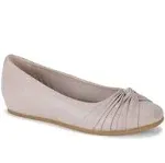 Baretraps Women's Chainey Flats