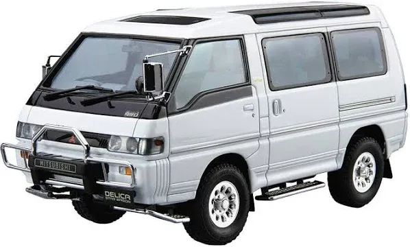 Aoshima The Model Car 1/24 Mitsubishi P35W Delica Star Wagon `91 Plastic