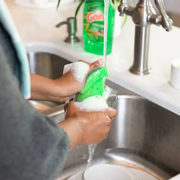 Gain Ultra Dishwashing Liquid