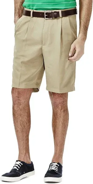 Haggar Men's Cool 18 Classic Fit Pleat Front Expandable Waistband Short (Regular and Big & Tall Sizes)