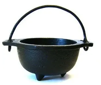 Cast Iron Cauldron with Handle