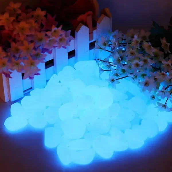 2.4Lbs 550Pcs Glow in The Dark Stones Garden Pebbles Rocks Indoor Outdoor Decor Luminous Stone for Walkways Driveway Yard Grass Fish Tank Halloween Decoration Large Bag