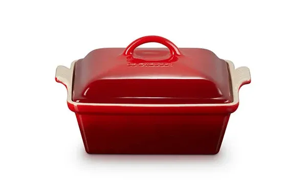 NEW Le Creuset Stoneware 2.5 quart Heritage Square Casserole with lid, Cerise