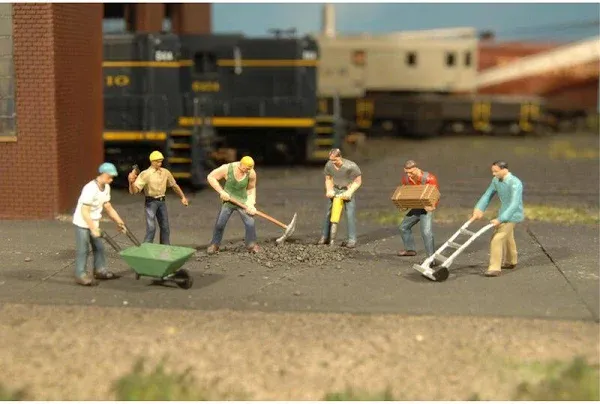 Bachmann 33155 O Scale Construction Workers - SceneScapes(TM) -- pkg(6) - Alpine Railworks