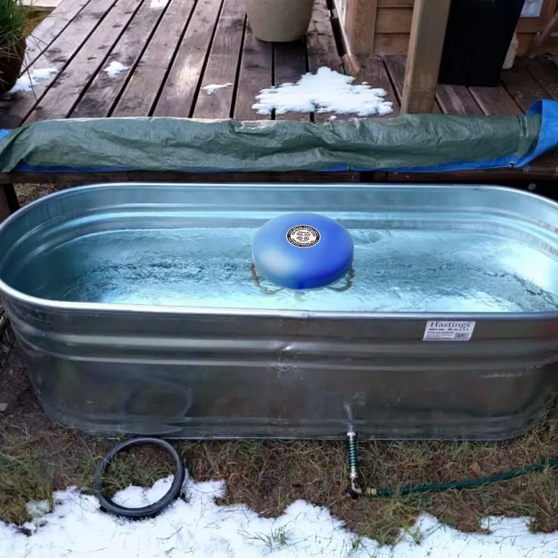 Farm Innovators Economical Floating Tank De-Icer for Metal Tanks