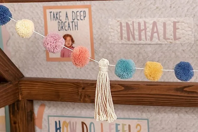 Teacher Created Resources Everyone is Welcome Pom-Poms and Tassels Garland (TCR7157)