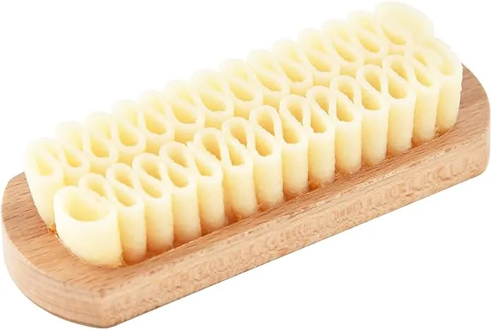 Saphir Natural Crepe Wood Brush for Cleaning Suede &amp; Nubuck, 4-3/4&#034;