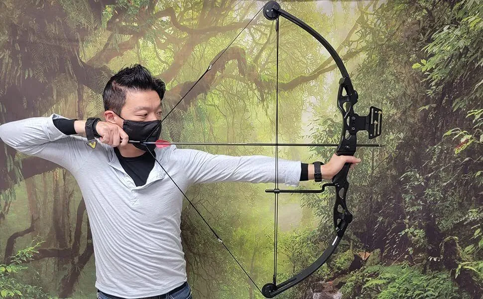 Siege SAS 55 lb 29&#039;&#039; Compound Bow w/ 5-Spot Paper Target