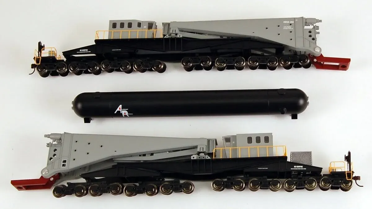 Schnabel Car Gray &amp; Black w/Retort Load &amp; Black Trucks 380 ton Bachmann 80512 HO