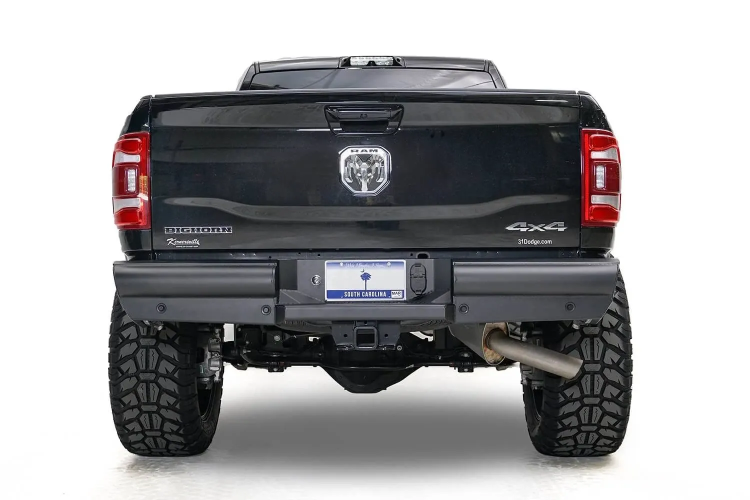 Fab Fours DR19-U4450-1 - Elite Rear Bumper | Black Steel