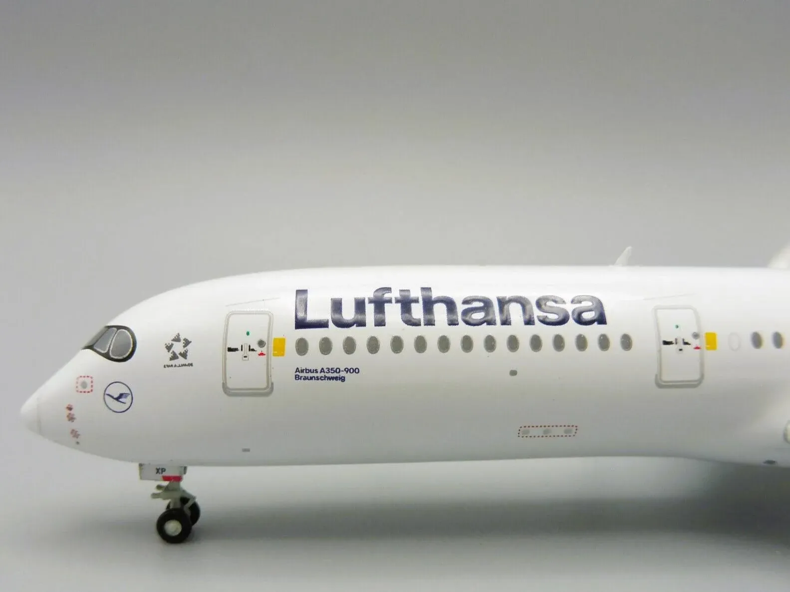 GeminiJets 2052 Lufthansa Airbus A350-900 'D-AIXP' 1/400 Scale Diecast Model