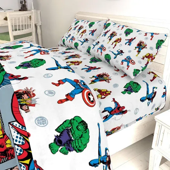 Jay Franco Marvel Avengers Fighting Team Queen Sheet Set