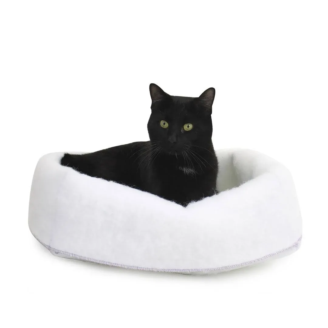 Carolina Pet Co. Mysterious Kitty Kup Cat Bed