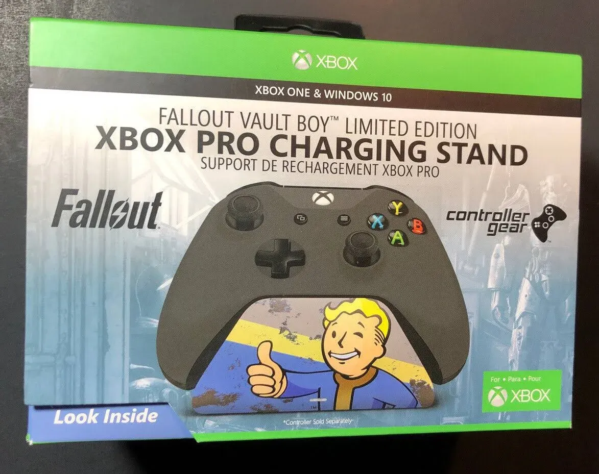 Controller Gear XBOX ONE Pro Charging Stand  Fallout Vault Boy  NEW