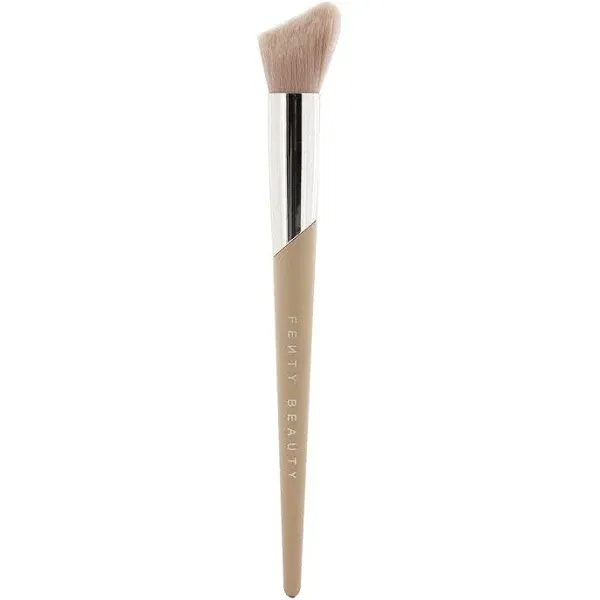 Fenty Beauty Cheek Hugging Highlight Brush 120