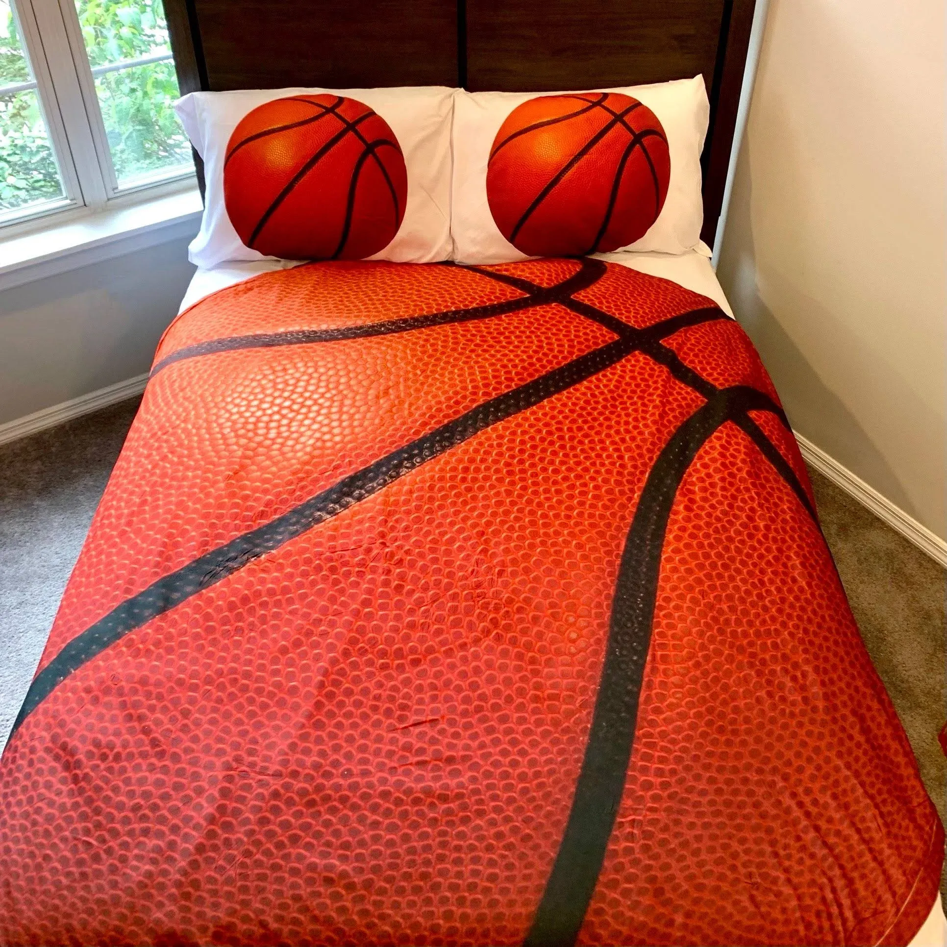 Basketball 5 PC Kids Twin Bed Set With Round Comforter