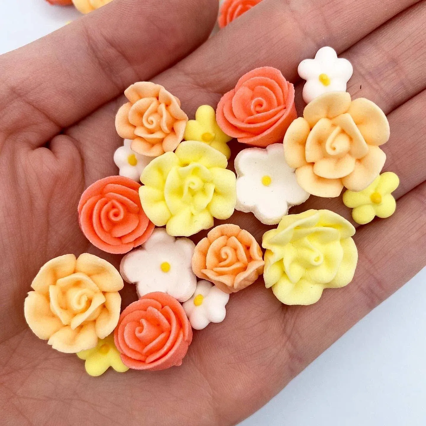 30 Honeysuckle Icing Flowers | Small Edible Flowers| Edible Roses| Peach | Custom Sprinkles | Sprinkle Mix | Coral Flowers | 4 oz. 8oz. 16 oz. 24 oz. Bulk Sprinkles | by Simply Sucré (30 Count)