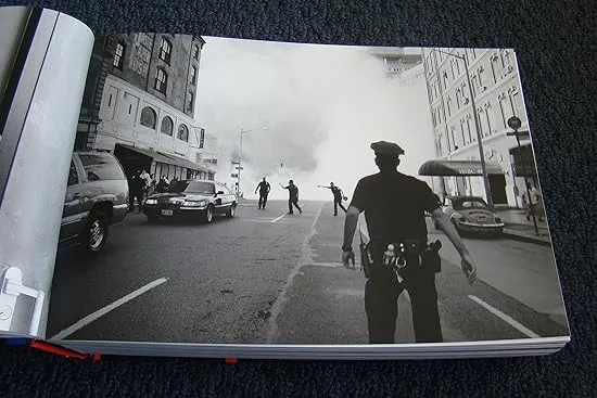 Here Is New York: A Democracy of Photographs