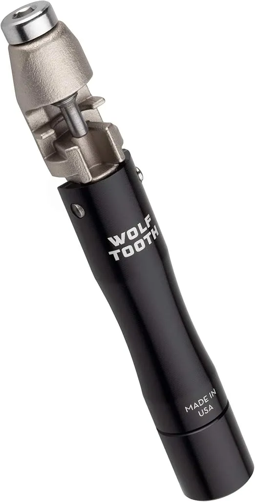 Wolf Tooth EnCase System Chain + Tire Plug Multi-Tool