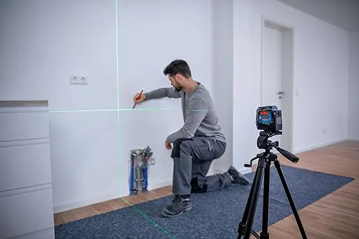 BOSCH GLL50-20G 50 Ft Green-Beam Self-Leveling Cross-Line Laser, Includes Integrated Magnetic Mount, 2 AA Batteries, & Soft Pouch