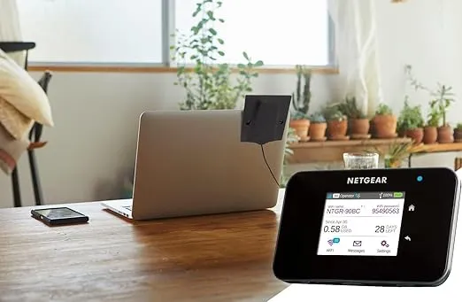 NETGEAR Omnidirectional MIMO Antenna (6000451) - Boosts Performance of Internal Antennas, Compatible with M5 (MR5200) & M6 (MR6150) Hotspot Routers, Includes 2 TS-9 and 2 SMA Connectors