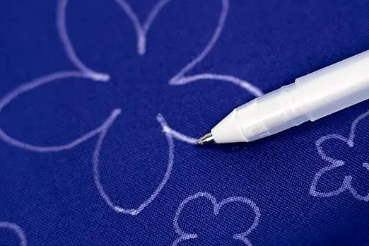 Clover White Marking Fine Pen (517)