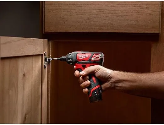 Milwaukee 2401-22 M12 12-Volt Lithium-Ion 1/4 in. Hex Cordless Screwdriver Kit