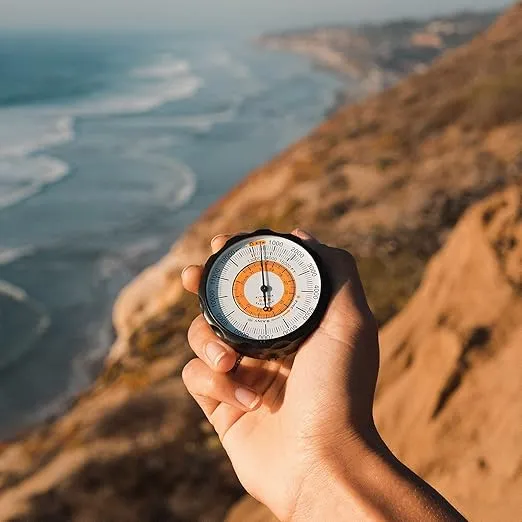 Sun Company Altimeter 202 - Battery-Free Altimeter and Barometer | Weather-Trend Indicator with Soft Leather Case | Reads Altitude from 0 to 15,000 Feet