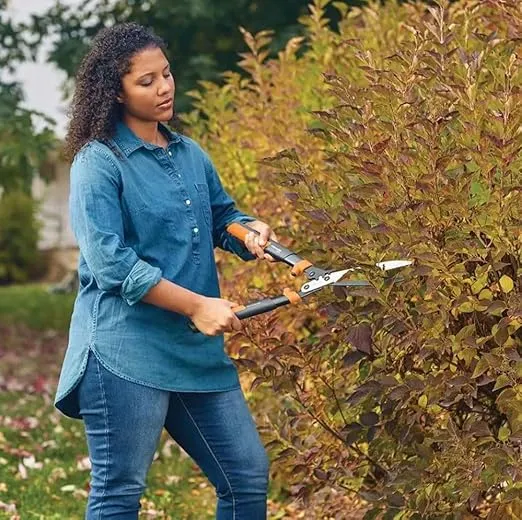 Fiskars 9In Steel Blade Hedge Shear With Steel Handle