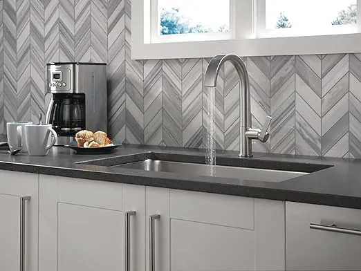 Delta Faucet Keele Spotshield Stainless Kitchen Faucet with Pull Down Sprayer,Kitchen Sink Faucet for Kitchen Sink, Magnetic Docking Spray Head,Spotshield Stainless 19824LF-SP