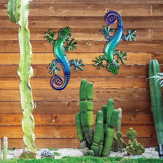 HONGLAND Metal Gecko Wall Art 15 Inch Lizard Outdoor Decor Lizards Garden Sculpture for Yard Fence 2 Pack