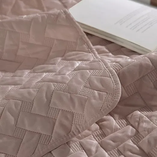 Bedsure Twin Extra Long Quilt Set - Lightweight Summer Quilt Twin - Dusty Rose Bedspread Twin Size - Bedding Coverlet for All Seasons (includes 1 Quilt, 1 Pillow Sham)