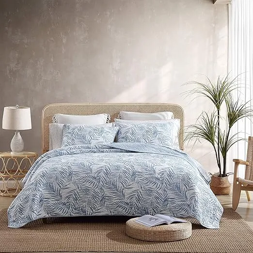 Tommy Bahama - Twin Quilt Set, Reversible Cotton Bedding with Matching Sham, Tropical All Season Home Decor (Palmday Medium Blue, Twin)